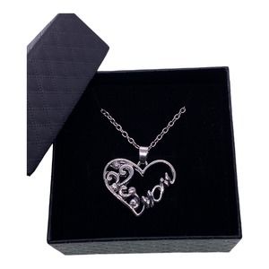 20" Silver Filigree Imitation Diamond Mom Heart Necklace Necklace